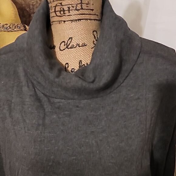 Amazon Essentials Women's Studio Terry Long-Sleeve Funnel Neck Sweatshirt XXL - Picture 3 of 6